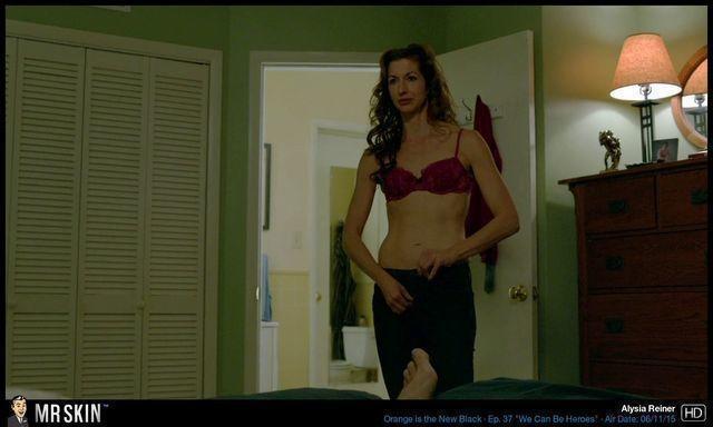 models Alysia Reiner 23 years Without bra art home
