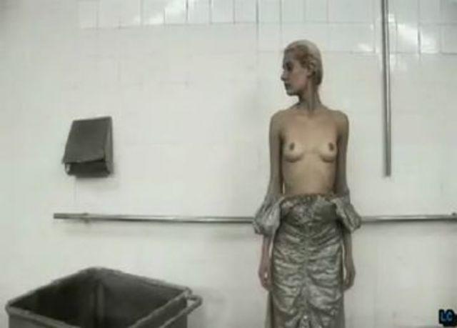 celebritie Amelia Radecka 24 years naturism foto in public