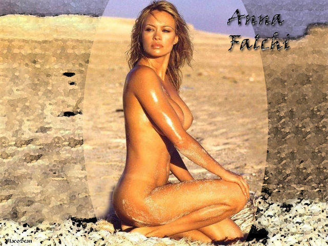 celebritie Anna Falchi 19 years naturism photoshoot beach