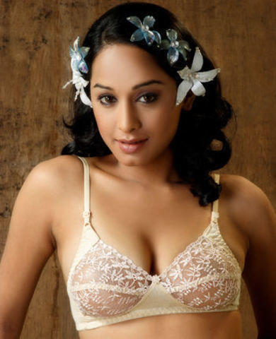 models Ansha Sayed 18 years chest pics beach