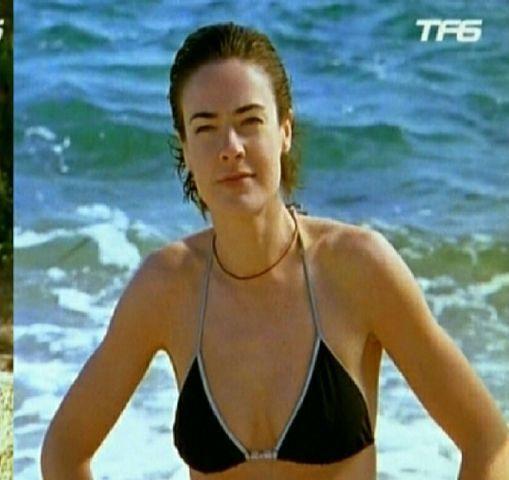 celebritie Bénédicte Delmas 25 years Without bra photo beach