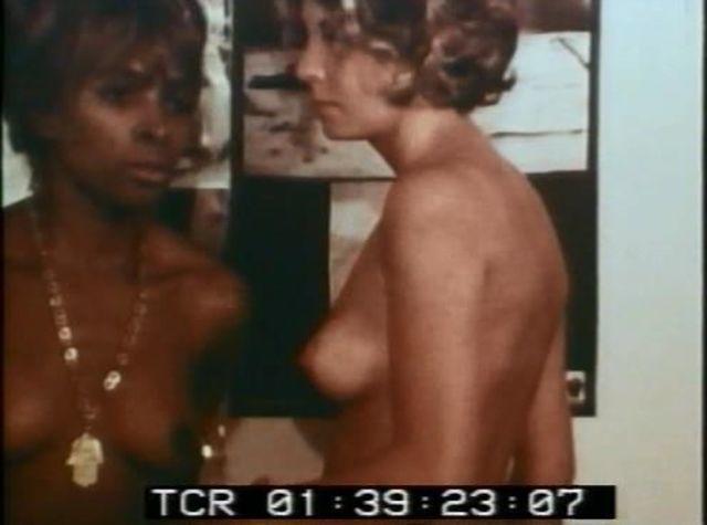 Beryl Cunningham topless image