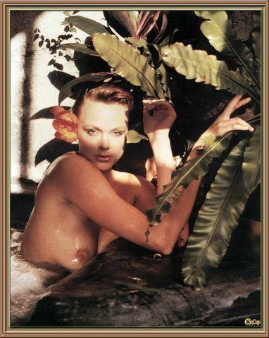 celebritie Brigitte Nielsen 22 years laid bare art in public