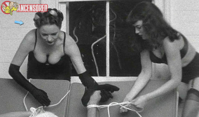 actress Cara Seymour 19 years nudism photos in public