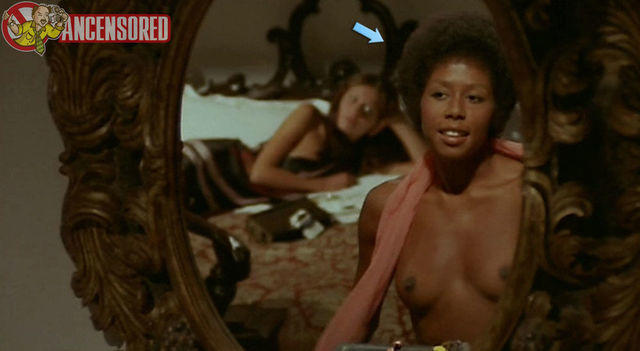 Sarain Boylan Breasts nude scenes in The Hunger - UPSKIRT.TV