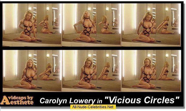 Carolyn Lowery escena desnuda