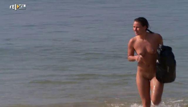 celebritie Chantal young k-naked image in public