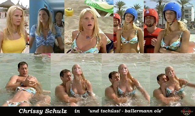 actress Chrissy Schulz 18 years titties photos in public