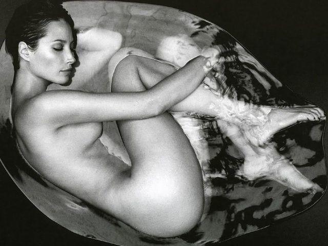  Hot photoshoot Christy Turlington tits