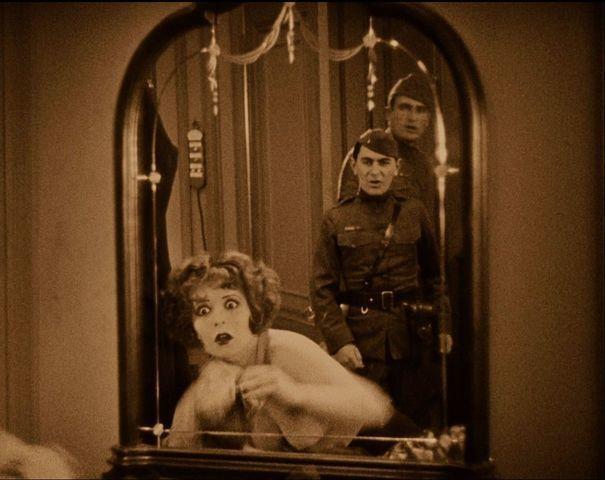 Clara Bow scène de nu