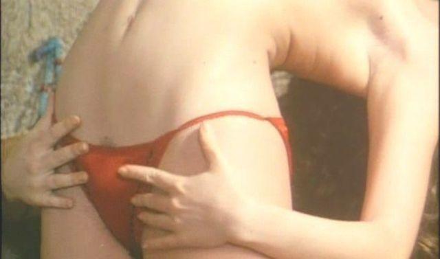 actress Claudia Cavalcanti 23 years bare-skinned photography beach