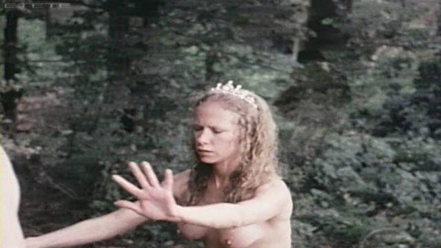 Connie Booth Topless