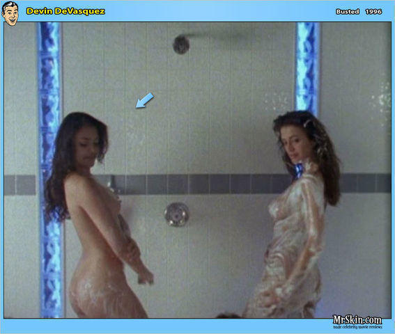 Devin DeVasquez escena desnuda
