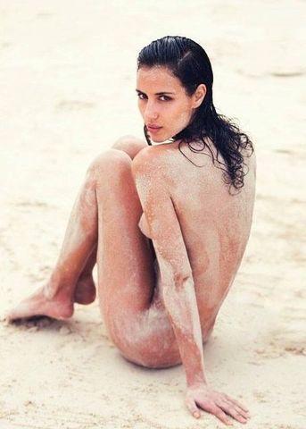 Elisa Meliani topless image