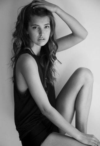 models Eloise Boughton 2015 hot foto in public