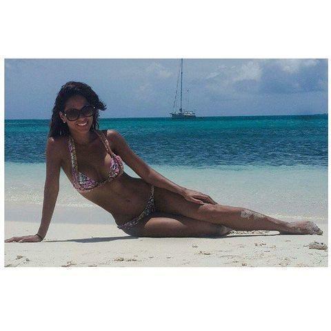 celebritie Geraldine Pinzon 19 years nude young foto photos in public