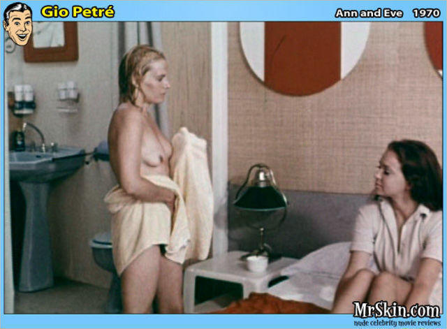 actress Gio Petré 2015 undress foto home