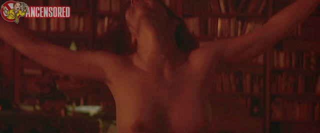 Kathleen Quinlan escena desnuda