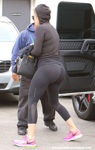Khloe Kardashian nip slip