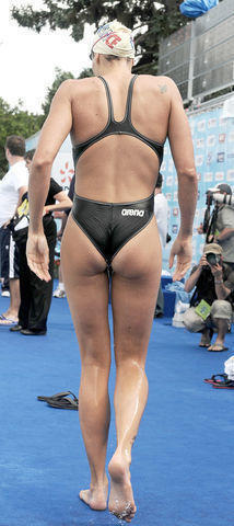 models Laure Manaudou 23 years in the buff pics in public