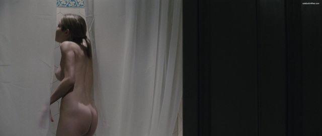 actress Lena Headey 22 years Without bra image beach