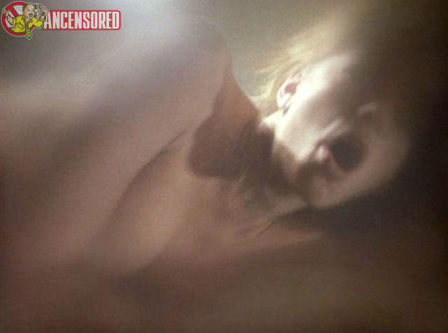 Lisa Taylor escena desnuda