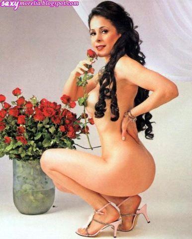 Lourdes Munguía faux nus