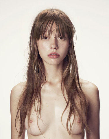 Mia Goth leaked nudes