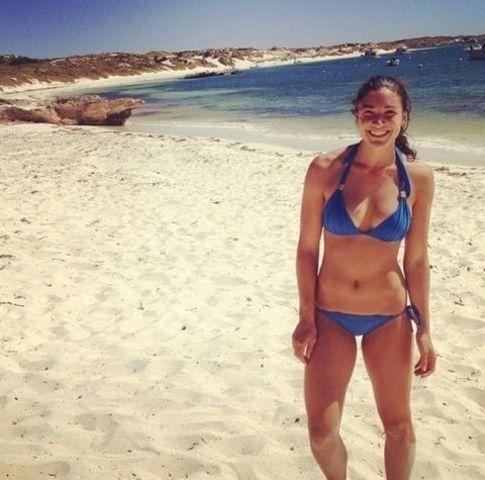 actress Michelle Jenneke 25 years naturism art beach