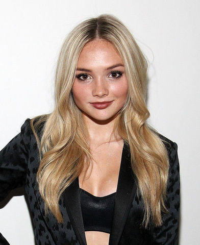 actress Natalie Alyn Lind 19 years indelicate image in public