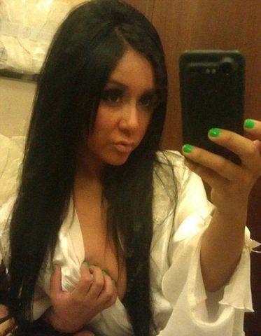 actress Nicole Snooki Polizzi 20 years raunchy snapshot in the club