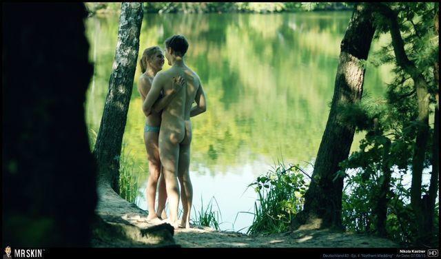 Nikola Kastner topless foto