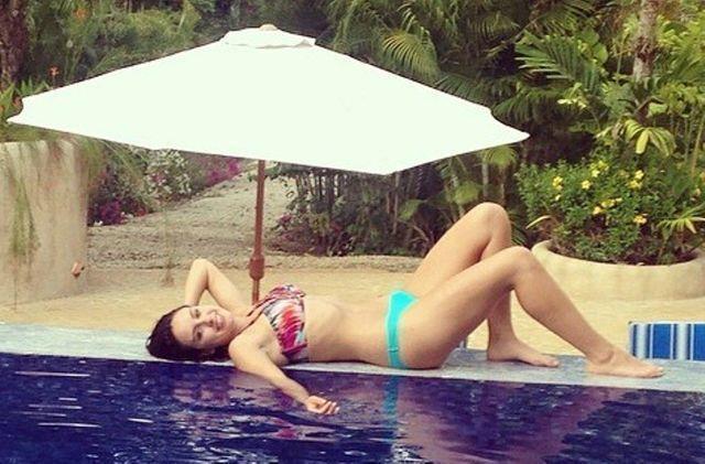 celebritie Paulina Garcia Robles 23 years denuded art beach