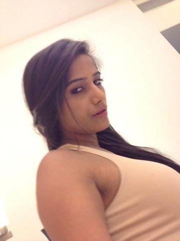 celebritie Poonam Pandey teen breasts image home