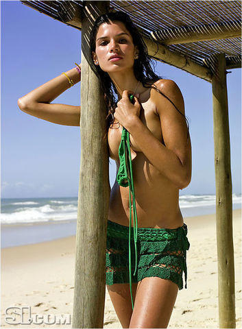 models Raica Oliveira 18 years nudism foto in the club