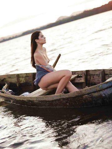 celebritie Romina Aranzola 2015 k naked photos in public