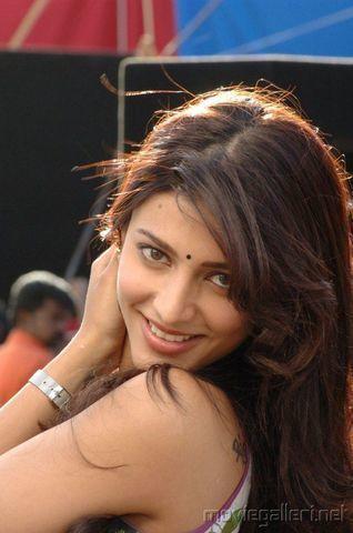  Hot photo Shruti Haasan tits