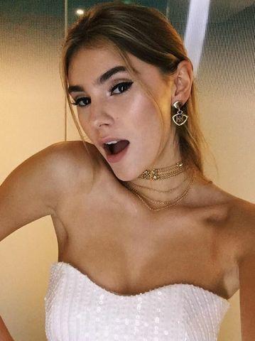 actress Stefanie Giesinger 22 years leafless photos in the club