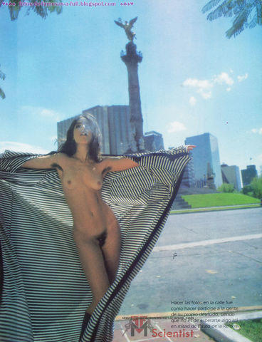 Stephanie Salas topless foto