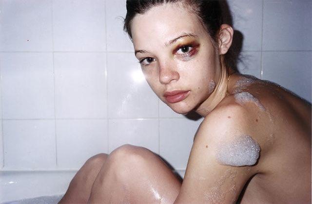 models Susan Eldridge 23 years provoking photoshoot home