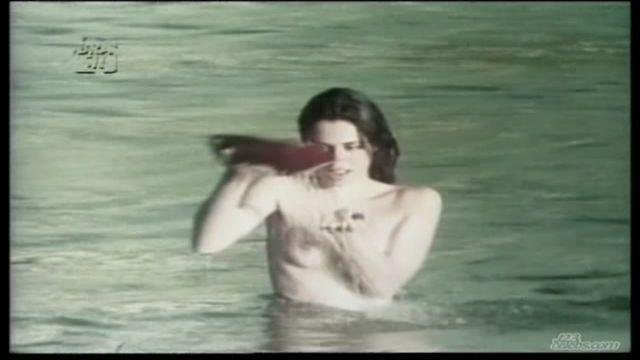 models Tânia Boscoli 21 years exposed snapshot beach