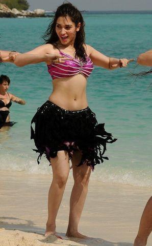 actress Tamannaah 2015 bare-skinned snapshot beach