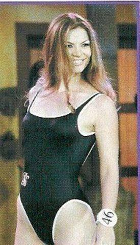 actress Tatiana Rodriguez 25 years bosom foto in the club