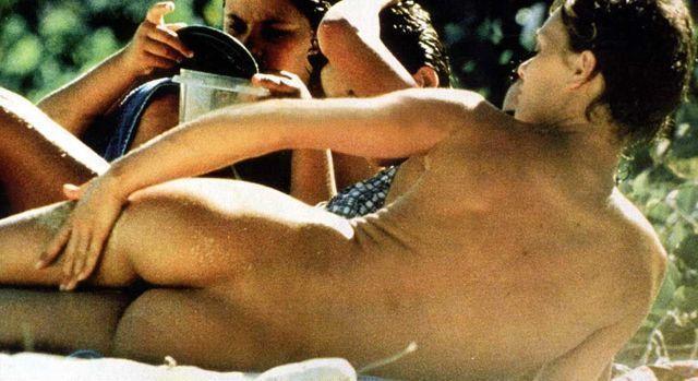 celebritie Vanessa Paradis 25 years provocative pics in public
