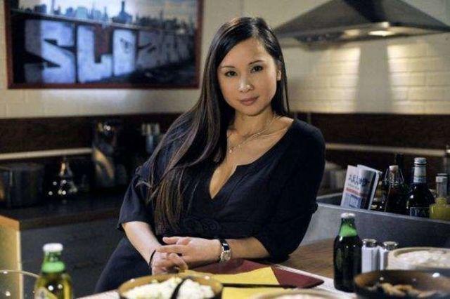 actress Viktoria Li 25 years tits snapshot home