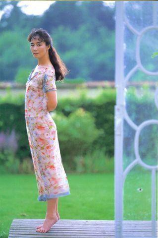 celebritie Yôko Shimada 24 years bare art home