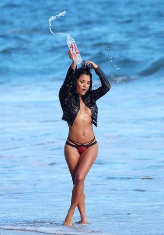 celebritie Bruna Tuna teen laid bare picture beach