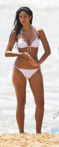 celebritie Pia Miller 25 years Hottest foto beach