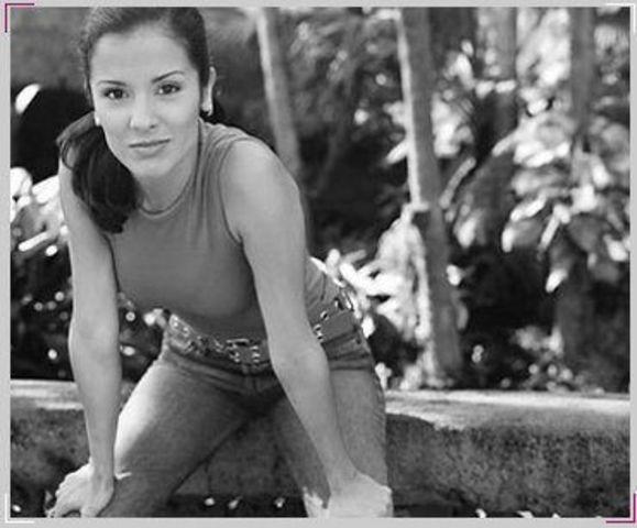 celebritie Adriana Monsalve 20 years lewd image in public