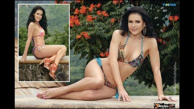 celebritie Lourdes Munguía 21 years Without brassiere image in public